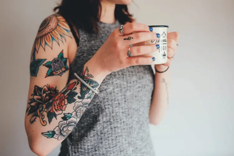 Preparing for tattoo removal can significantly reduce pain and discomfort during the procedure.
